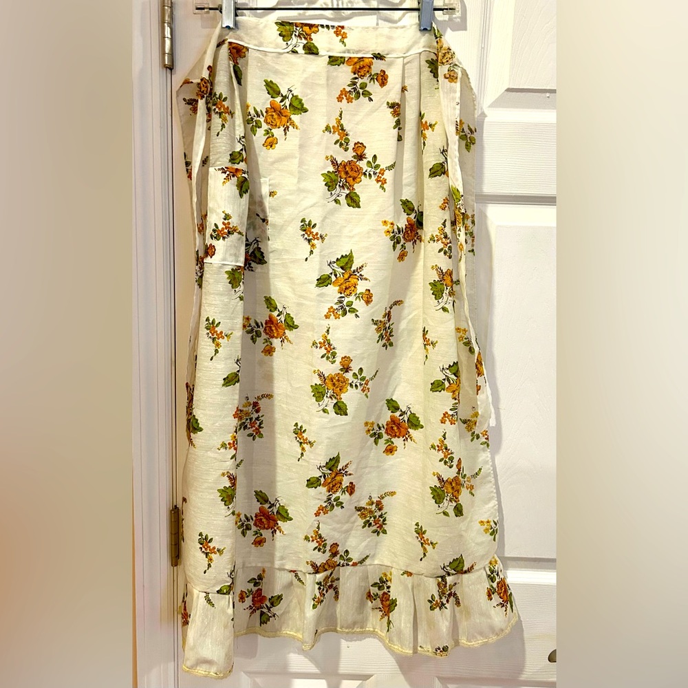 Vintage floral waist tie apron